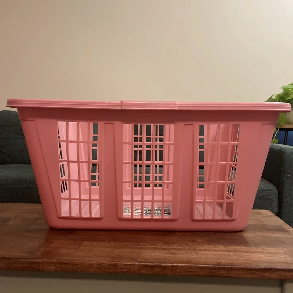 Vtg Rubbermaid 2965  Pink Rectangle Laundry Basket‎ Weave 22x16x11 Grannycore